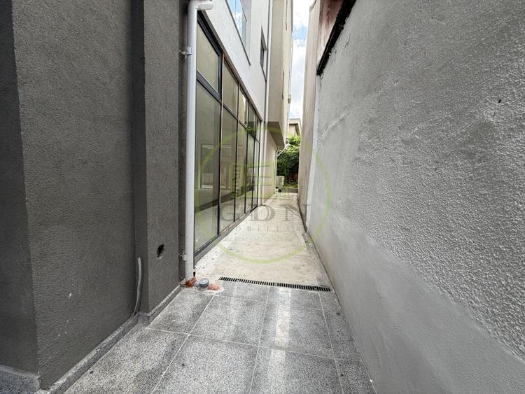 Spatiu comercial, 84 mp + terasa de 64 mp, Cartier 1 Mai, Zona Medicina Veche