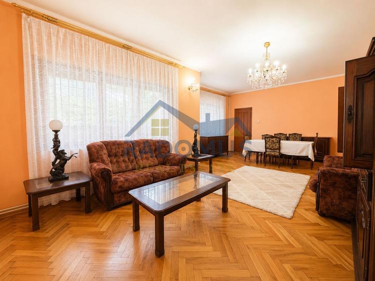 Vila 4 camere | Teren 532 mp | Piscina si foisor | Str. Lupeni