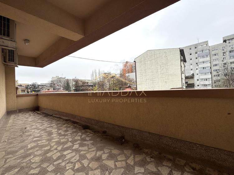 Vila centrala cu 13 camere *460mpu* + garaj // Dorobanți