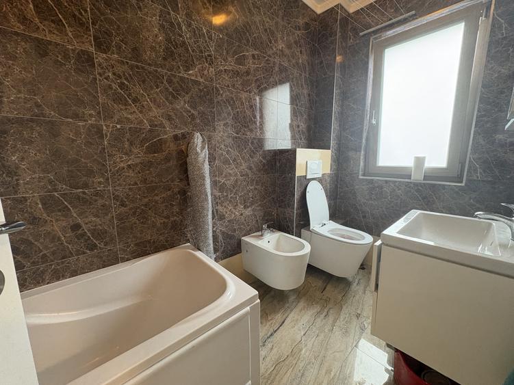 Valea Lupului! Studio modern, parcare,terasa, bucatarie spatioasa!
