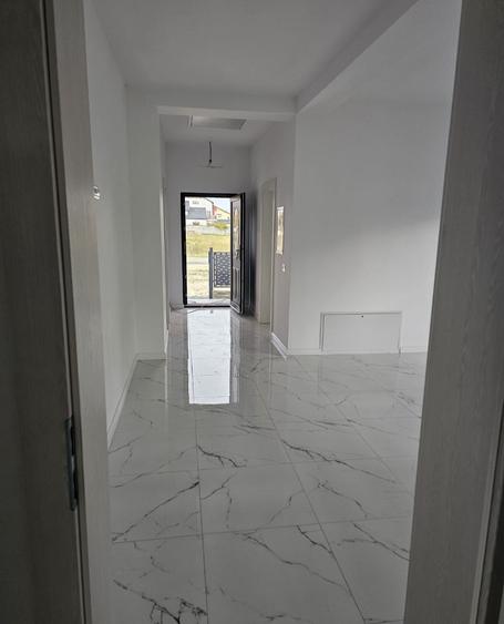 Duplex la drumul principal in Mosnita Nou