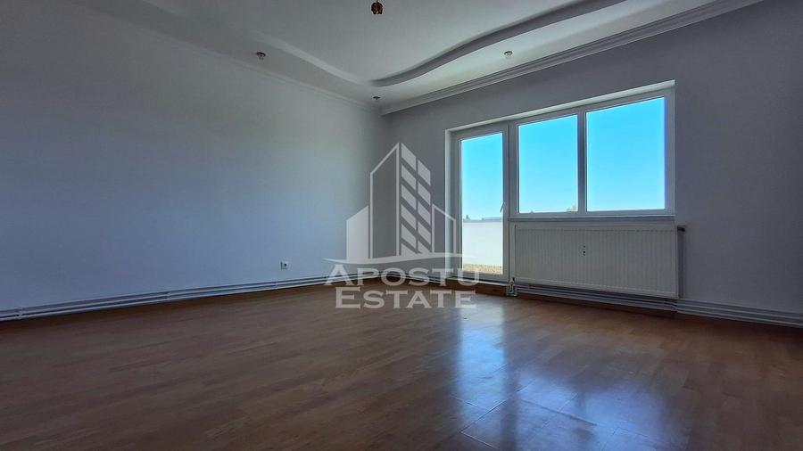 Apartament 3 camere,decomandat, nemobilat, Confectii