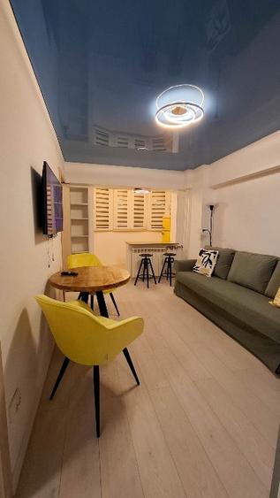 Garsoniera Lux - Amenajata cu stil, ofera confort si utilitate.