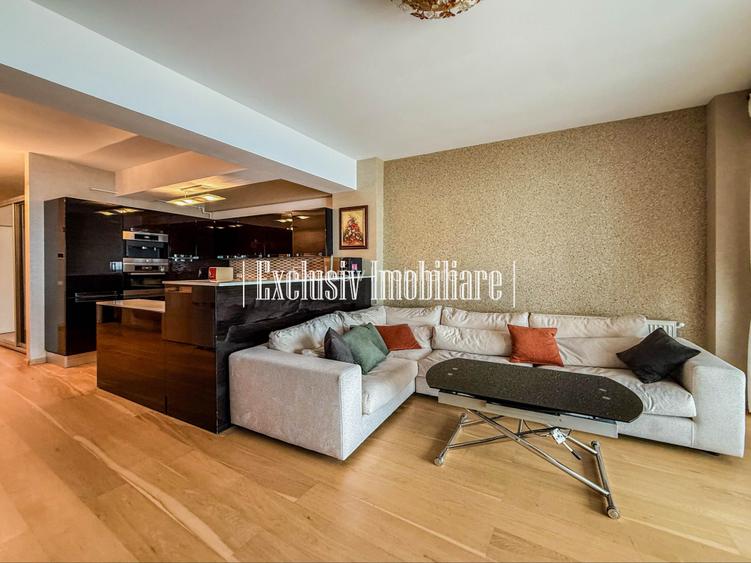 Vedere Frontala la Mare si Plaja la Picioare - Apartament cu Parcare Privata - 6