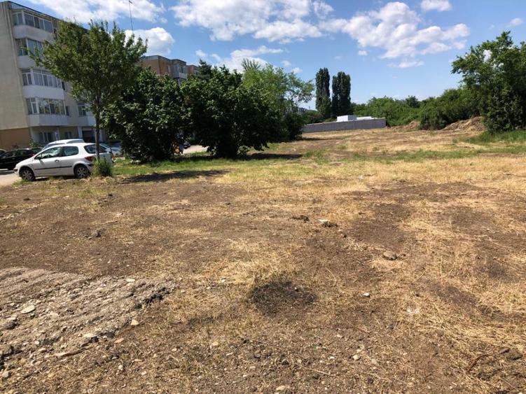 Vand teren intravilan Prundu, 2900 mp,front str. 110 ml - 649000 euro negociabil