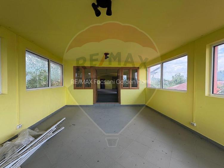 Casa si spatiu comercial (P+1 ) de vanzare - 8