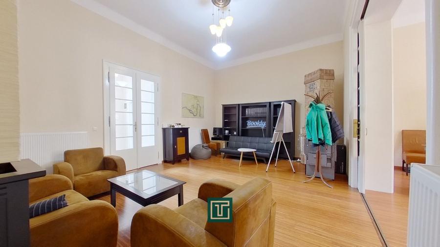 Apartament cu personalitate cu 2 camere cu terasă în centrul Aradului
