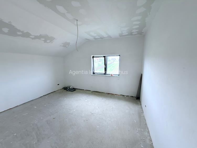 Casa noua cu etaj zona linistita in oras - 9