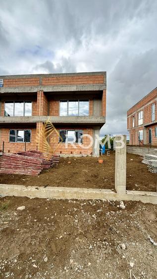 Duplex 4 camere semifinisat, 160 mp utili, zona Vivo