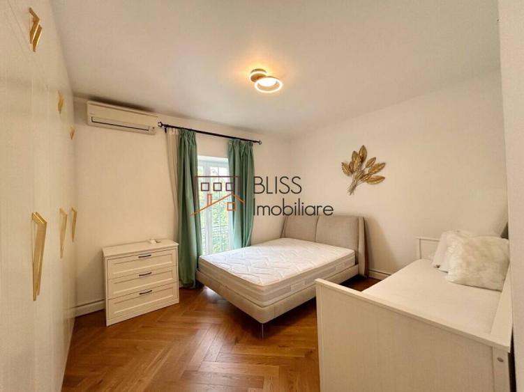 Vila duplex cu 3 dormitoare si curte privata
