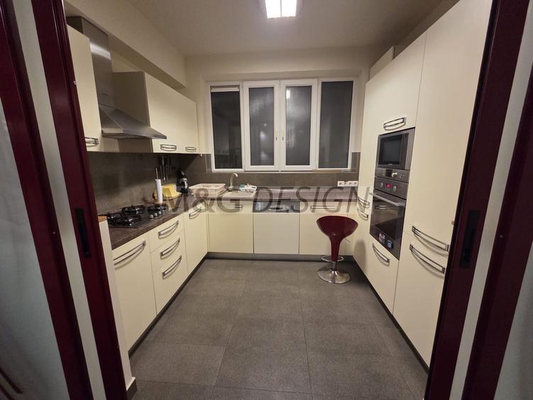 Apartament la Vila de inchiriat 3 camere prima inchiriere totul Lux.