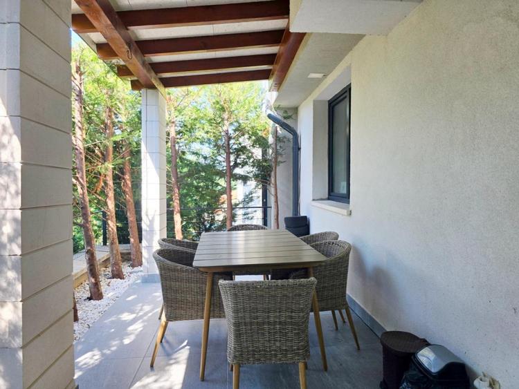 Casa cuplata moderna in zona Vivo, pe strada Crizantemelor!