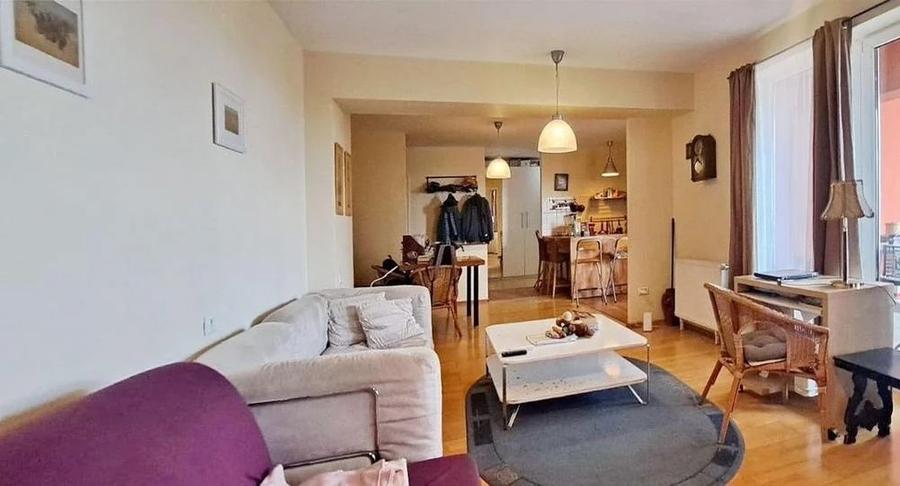 Apartament cu 3 camere in Brașovul Vechi