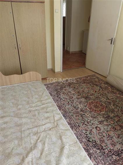 Etaj intermediar, 4 camere decomandat, bloc din 1980 zona Dacia - 8