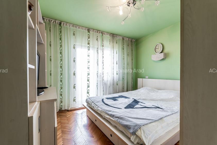 VÂNDUT!  Apartament 3 camere Micalaca 300. Vedere superbă - 4