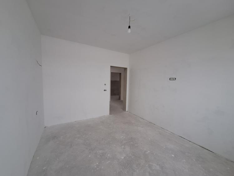 Duplex cu 5 camere, 3 bai - izolat fonic - Sacalaz