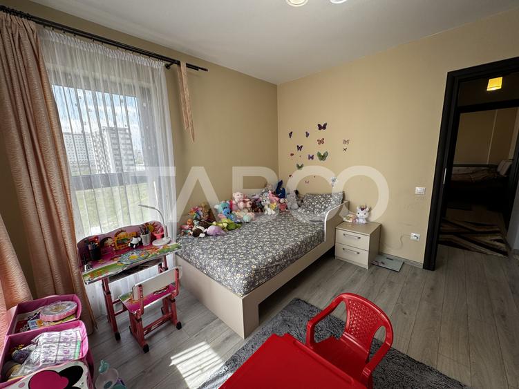Apartament etaj intermediar 3 camere 66 mpu 2 balcoane parcare Sibiu