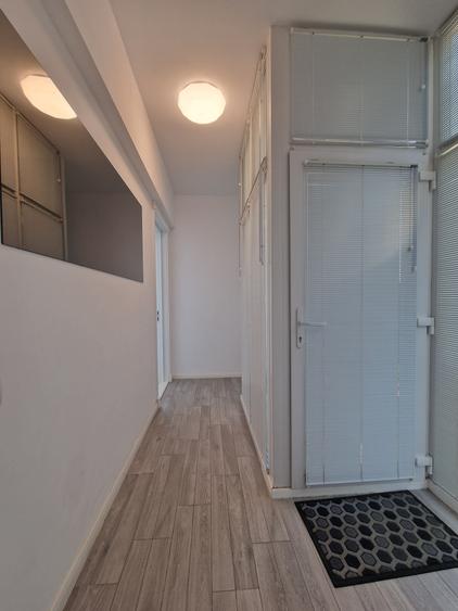 Mamaia Nord- 3 camere,2 gr sanitare, mobilat-utilat, etaj 1- 128.000euro