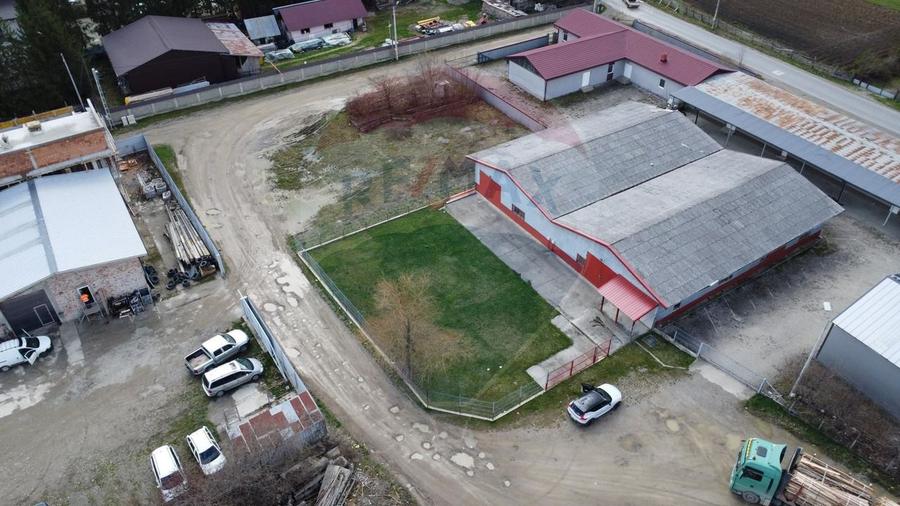Hală industrială cu birouri si teren Gura Humorului