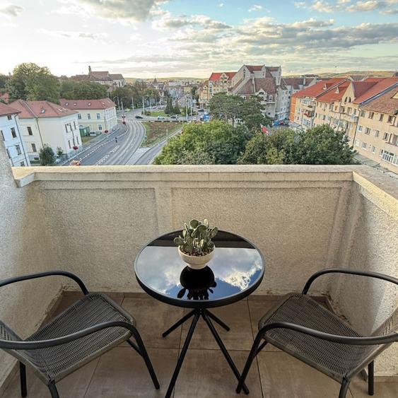 Apartament 3 camere 2 bai zona Spital