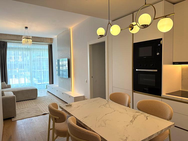 UP-site - Calea Floreasca: 2 camere, est, mobilat, piscina, spa