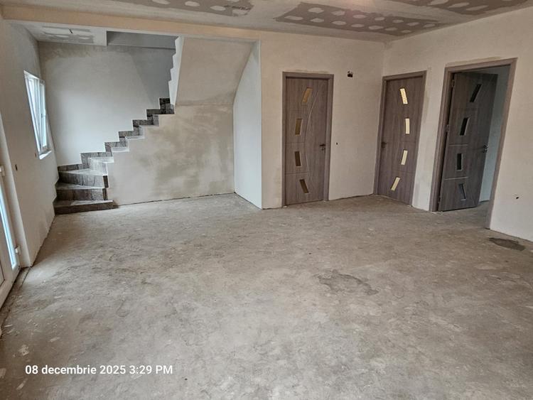 Vila in centrul localitatii Lumina