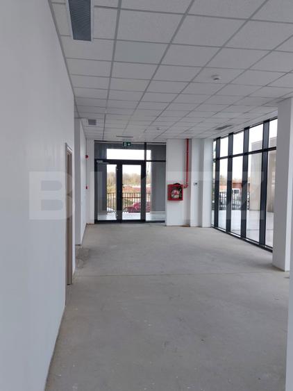 Spațiu de închiriat, la parter, 134 mp utili, zona Noua