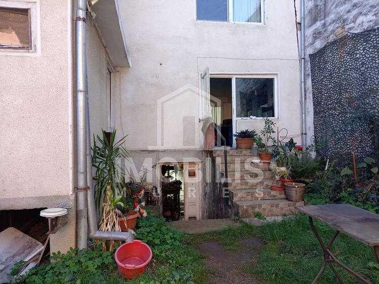 Casa cu 2 corpuri de cladire | zona 7 Noiembrie
