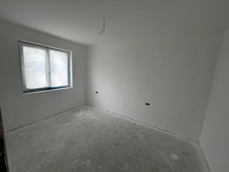PROPRIETAR !!! Duplex pe parter la cheie, cu doua dormitoare si doua bai