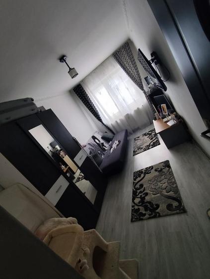 Apartament cu 3 camere de vânzare – Târgu Jiu, Aleea Plopilor , 69.990 € Neg.