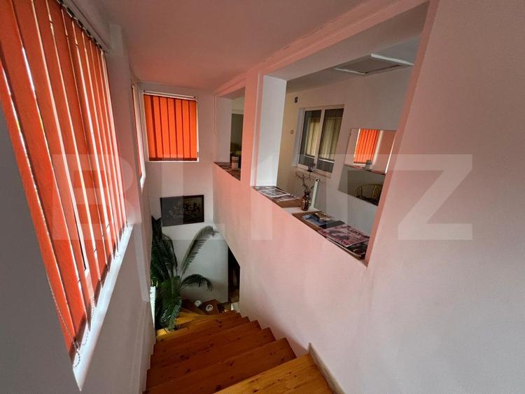 Casa, 4 camere, 400mp, zona Parc