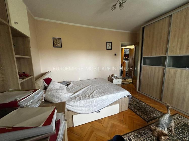 Apartament 3 camere decomandate zona Tomis Nord - 9
