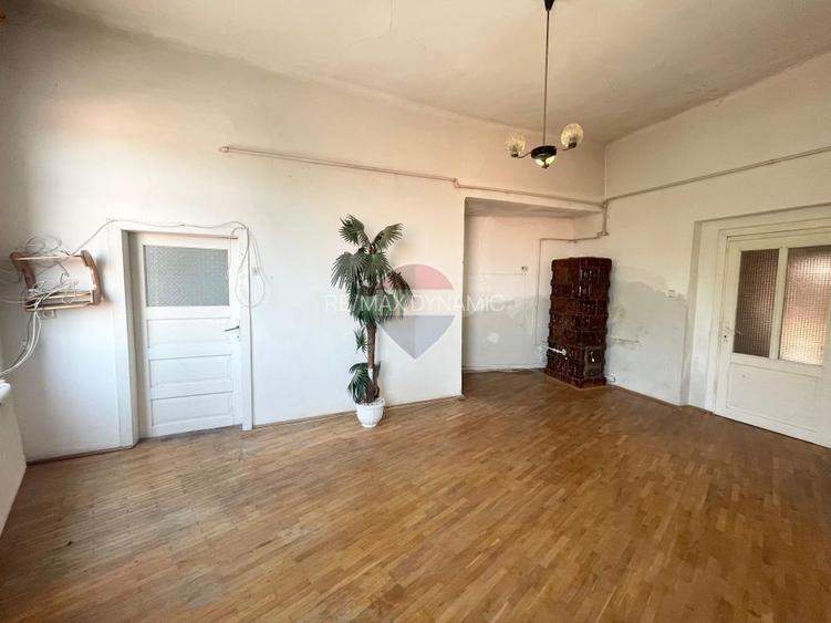 Casă cu 3 camere de vânzare în zona centrala comison 0% + garaj - 14