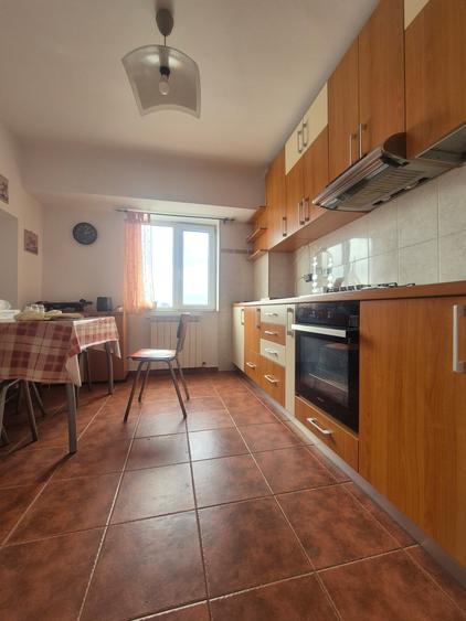 3 Camere, Decomandate, 93 Mp, Etaj Intermediar - Dacia