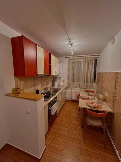 Apartament 2 camere în zona PIATA MIHAI VITEAZUL