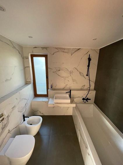 VANZARE 3 CAMERE FLOREASCA LAC