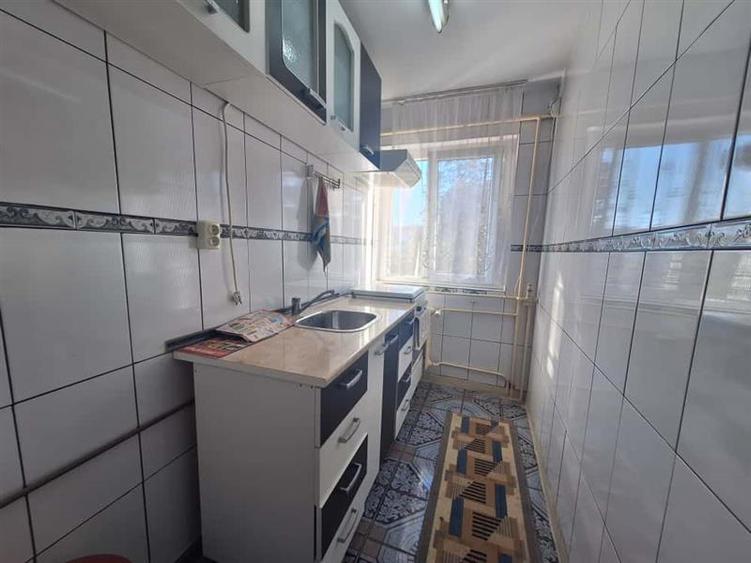 Apartament 2 camere | Balcon, zona Milcov