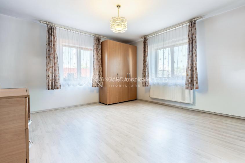 Casă tip duplex retrasă de la strada principală, Gilău - 5