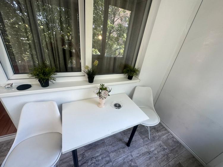 Calea Victoriei, 2 camere dec, et.3, balcon, bloc termoizolat,  zona linistita