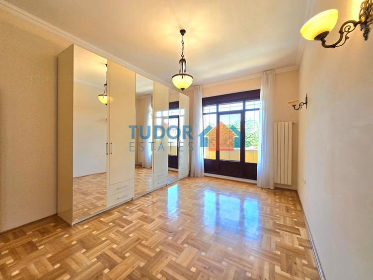 Elegant 10-Bedroom Mansion with Private Pool & Landscaped Garden