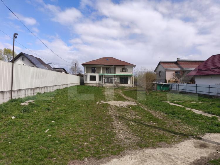 Casa individuala semifinisata, 2000mp teren, zona centrala Radauti - 4