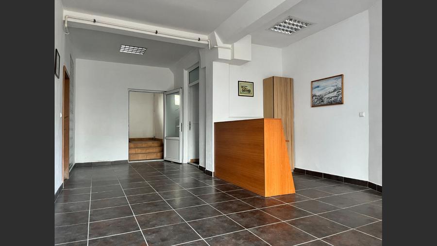 Spatiu locativ sau hala cu suprafata de 1884 mp pe teren de 3883 mp
