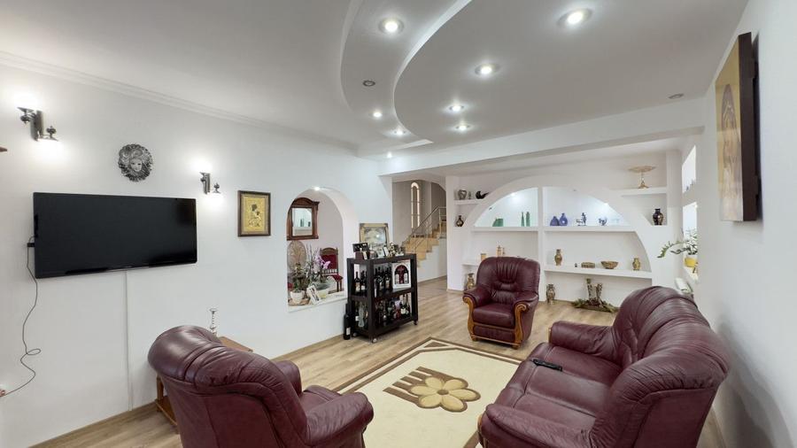 Casă 5 camere P+1 Teren 1010 mp Str. Agoșton - Carei - Comision 0%