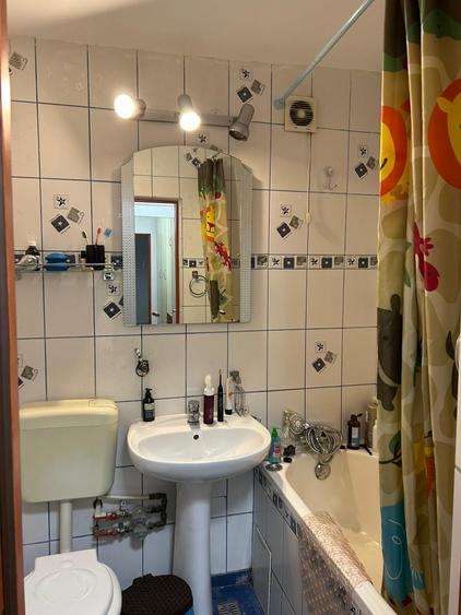 Apartament 2 Camere, Drumul taberei