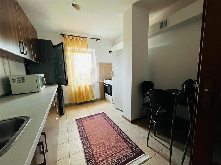 Apartament Decomandat 2 Camare 2 Balcoane / Etaj 3 Zona Steaua/Shopping City