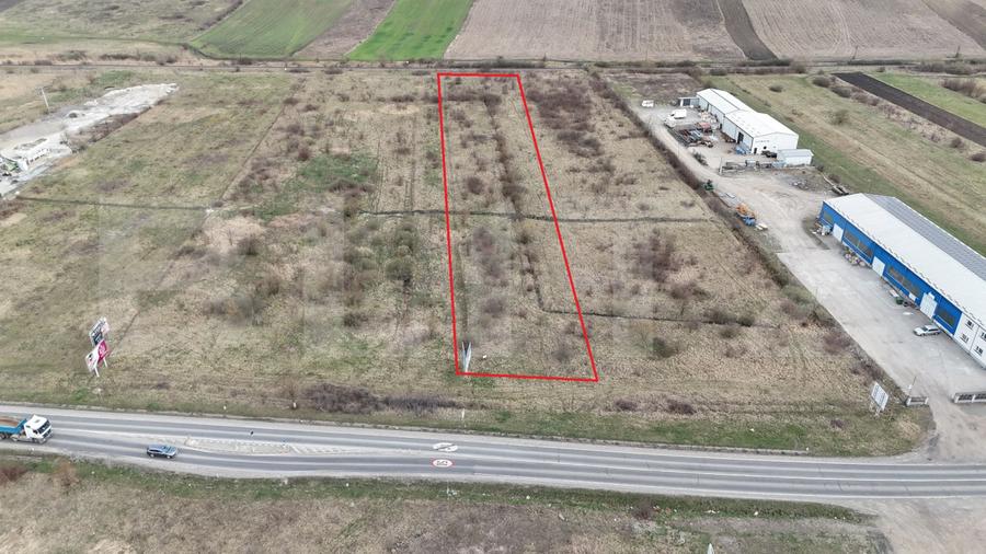 Teren intravilan 3.695mp pe DN15 la intrare in Reghin