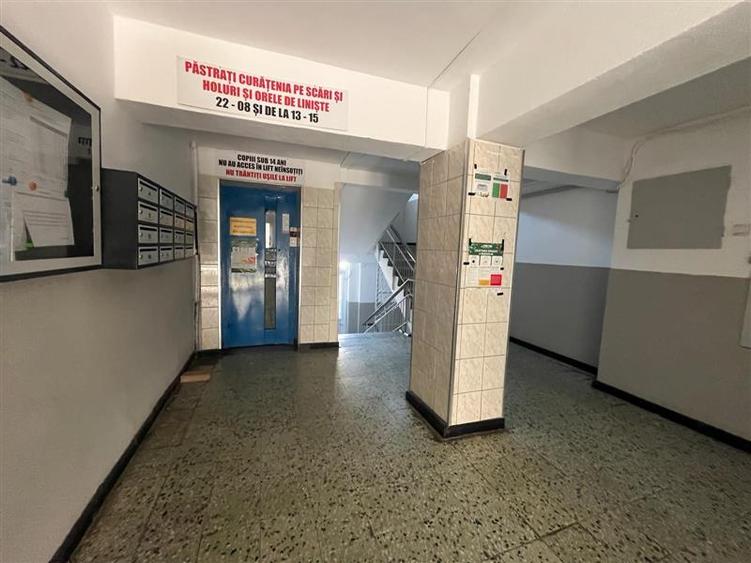 Lugoj, Apartament 3 Cam., 84 Mp., Semidecomandat, et.6, Central Blocul Postei