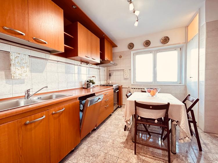 13 Septemebrie - Spital Panduri, apartament mobilat modern + parcare