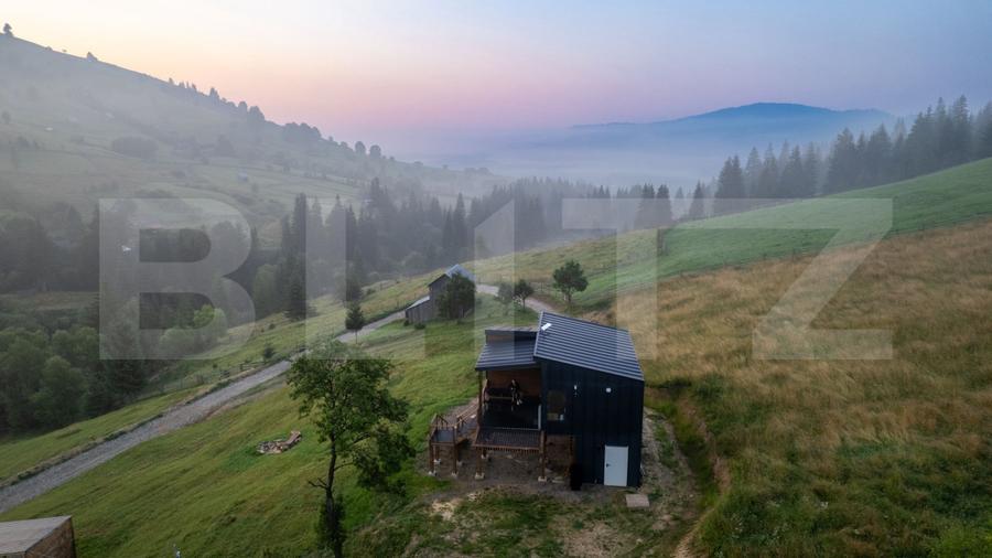 Cabana Tiny House, cu 2 ha teren intravilan, în Bucovina, Moldovita