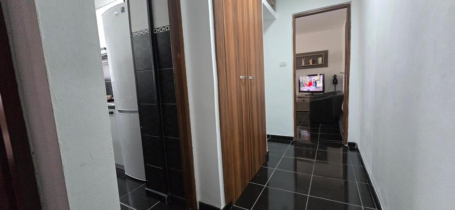Închiriere apartament 3camere, etaj 1 , micro 5 Târgoviște